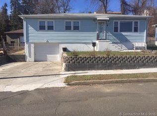 54 Sycaway St, West Haven, CT 06516