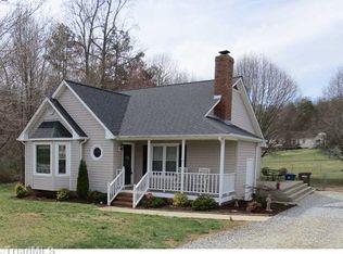 4009 Pond Valley Ct, Burlington, NC 27215
