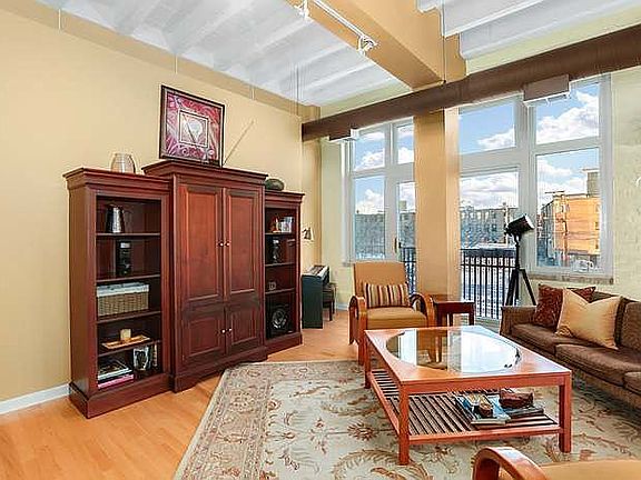 4th image of 1225 W Morse Ave APT 208
