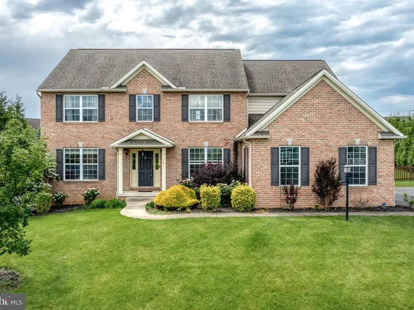 76 Stone Run Dr, Mechanicsburg, PA 17050