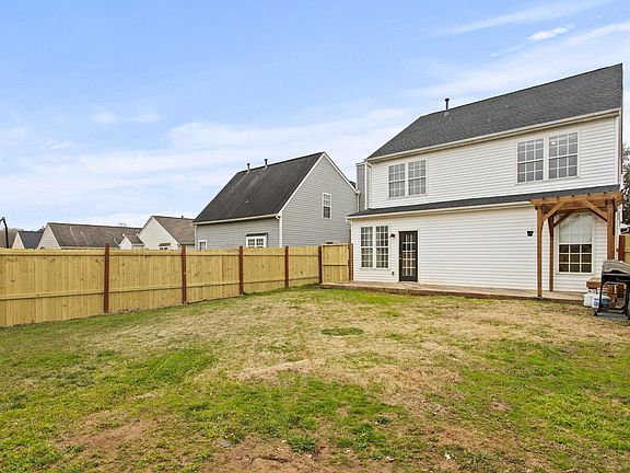 5th image of 403 Glenlea Ln