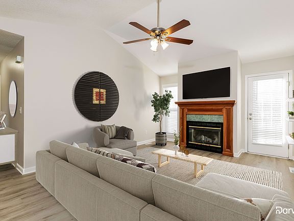 4th image of 4040 Lenora Dr