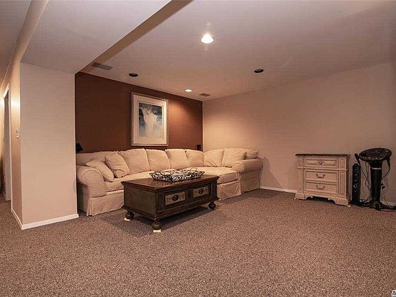 4th image of 86 Foxwood Dr