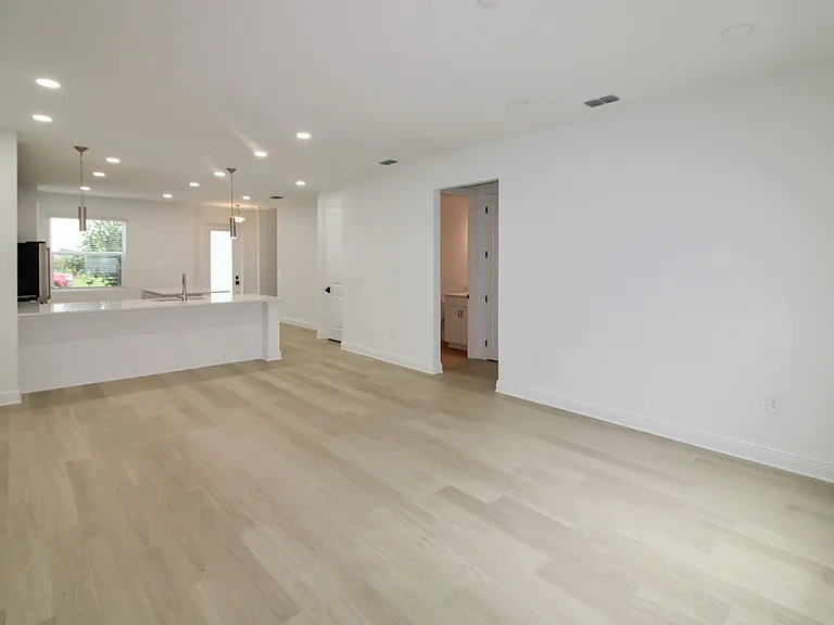 17978 Broadleaf Loop — Photo 9