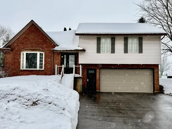 217 Thomas St, Brockton, ON N0G 2V0