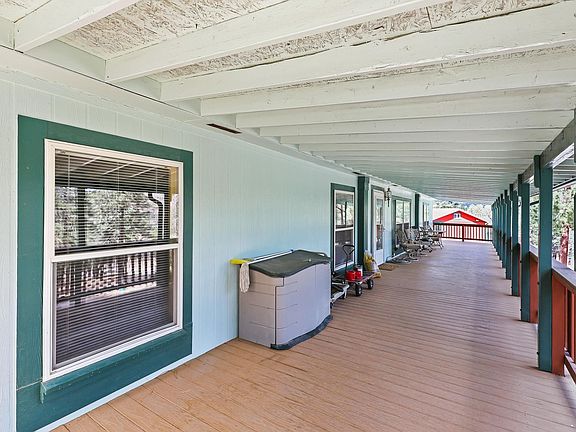 3rd image of 18 Carpenter Ln