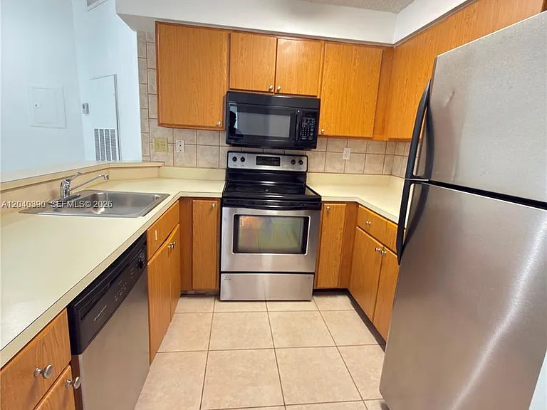 2550 SW 18th Ter #2201 — Photo 10