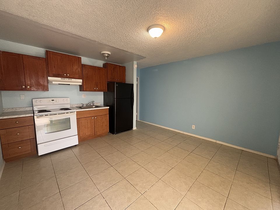 1st image of 142 Lakeview Cir #11321621