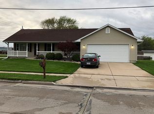 1001 17th Ave, Silvis, IL 61282