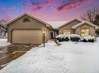 52932 Hill Trl, South Bend, IN