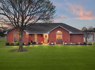 1121 Pierce Rd, Red Oak, TX 75154