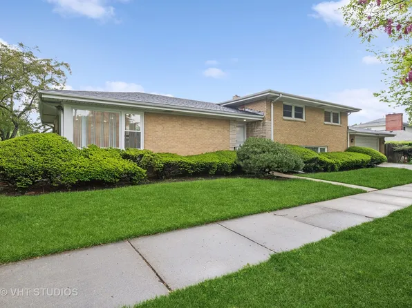 4550 Grove St, Skokie, IL 60076