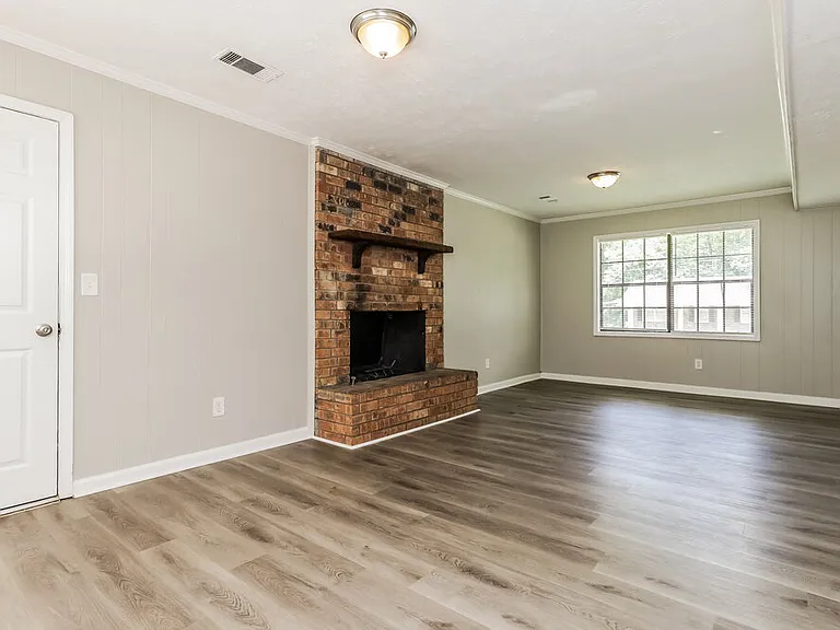 3212 Goldenchain Dr — Photo 9