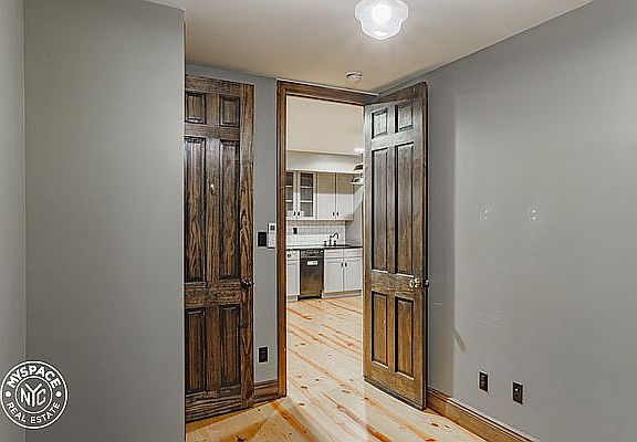 4th image of 45 Newel St #1C