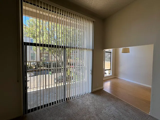 310 N Civic Dr — Photo 12