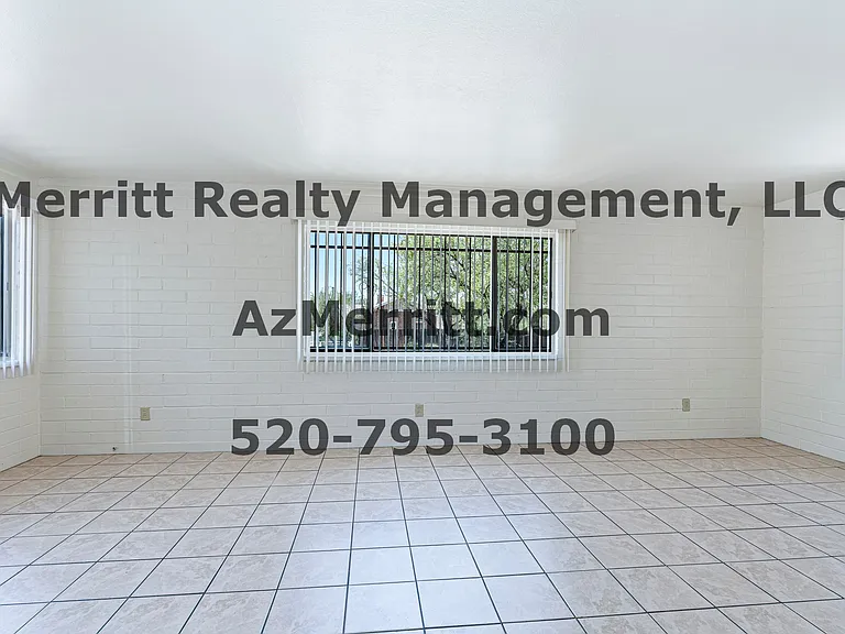 1598 N Fremont Ave #2 — Photo 6