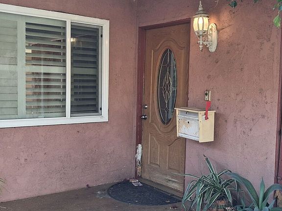 3rd image of 6581 Lemon Ave