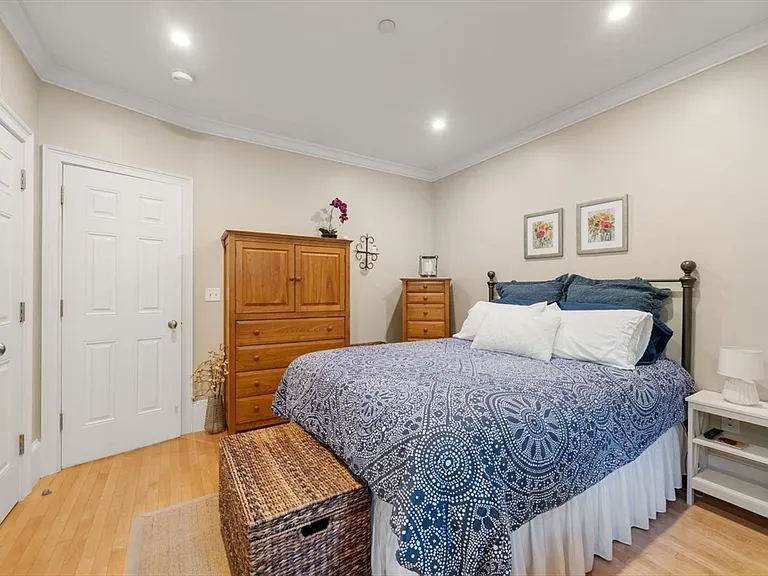 349 Marlborough St #1 — Photo 23