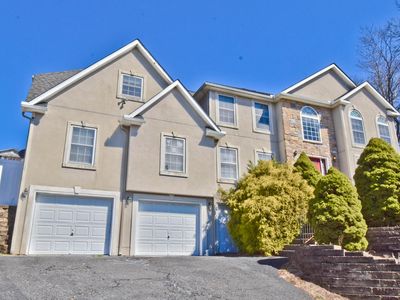 469 Edgemont Rd, Stroudsburg, PA, 18360