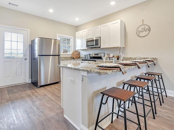 4th image of 224 Waybill Cir #5