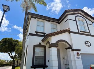11468 NW 77th St, Doral, FL 33178