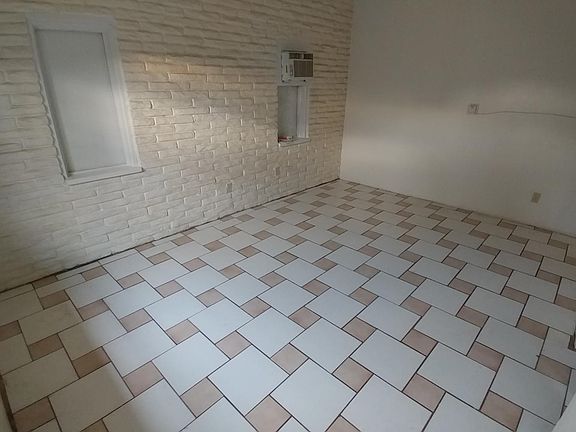 4th image of 668 N H St APT 6