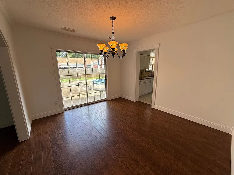 905 Poinciana Dr — Photo 9