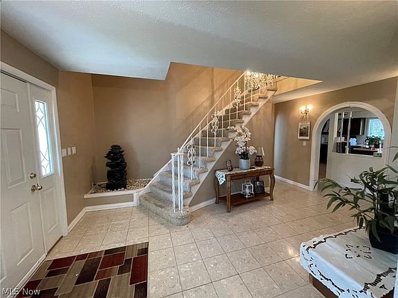 3rd image of 7947 Orianna St