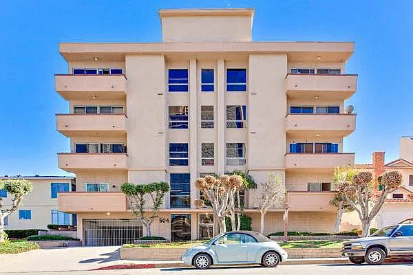 Seaview Apartments — Photo 1