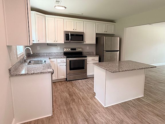 5th image of 1207 Davis St #4