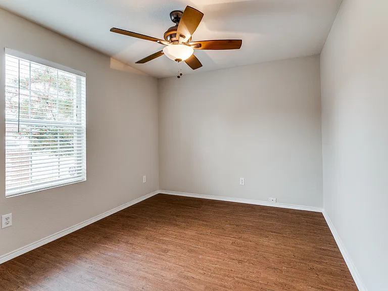 14048 Firebush Ln — Photo 2