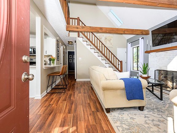 5th image of 101 Sandbridge Ct