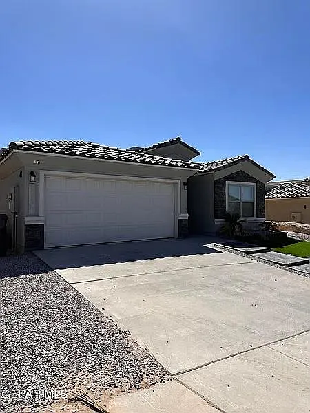 Building Photo - 232 Glenlivet Way