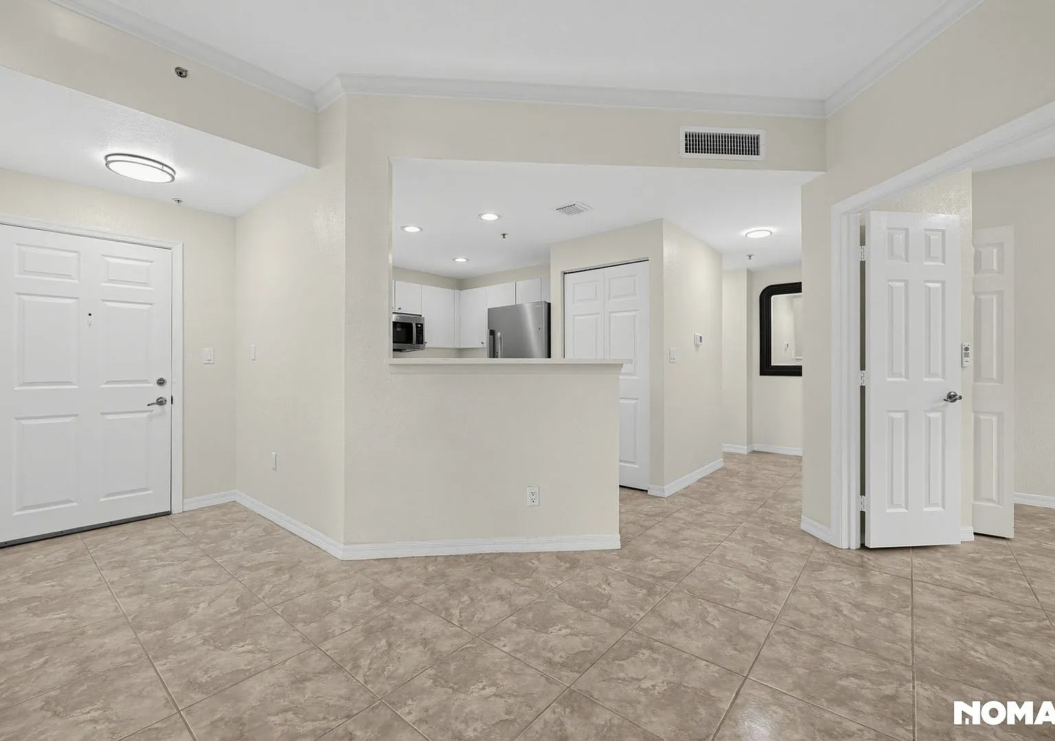 Spacious 2 Bed / 1 Bath Condo at Flagler Pointe High Ceilings & 2 Parking Spots — Photo 3