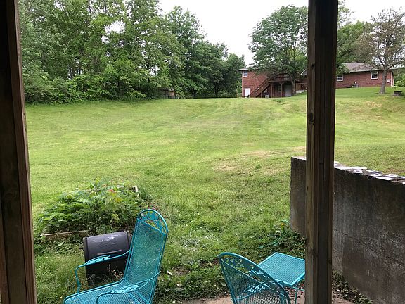 3rd image of 702-704 Pear Tree Cir #45AE95110