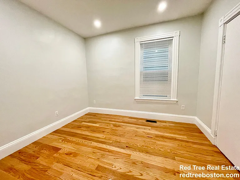 35 Newport St #2 — Photo 11