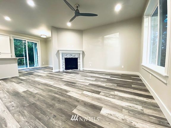 4th image of 1266 Fairwood Drive
