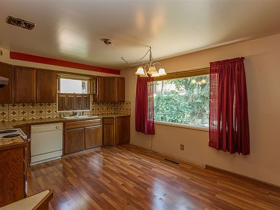 5th image of 3310 E 17th Ave