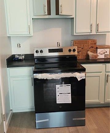 4th image of 219 Duke Dr