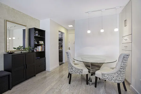 Rented by Compass | media 7