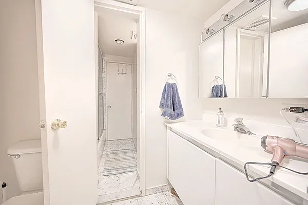 Rented by Urbane Brokerage | media 14