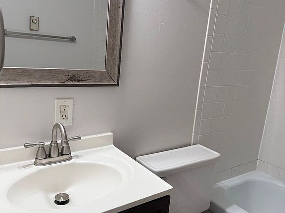 5th image of 20 Carriage Ln #4
