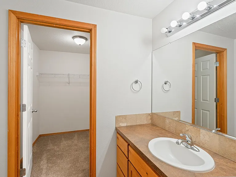 446 Corinne Dr — Photo 23