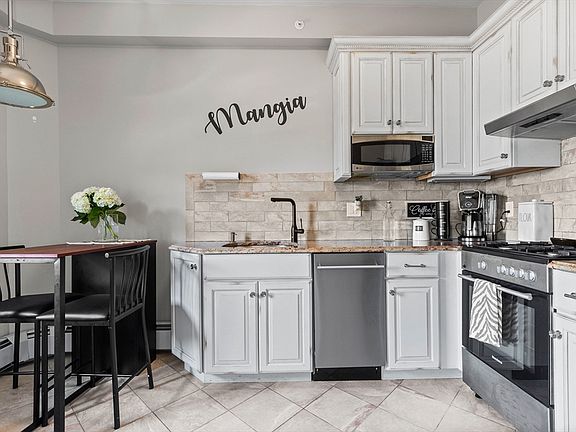 5th image of 600 Shirley St #1