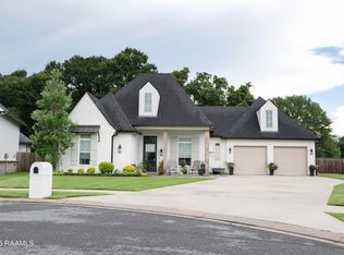 209 Burning Oaks Dr, Carencro, LA 70520