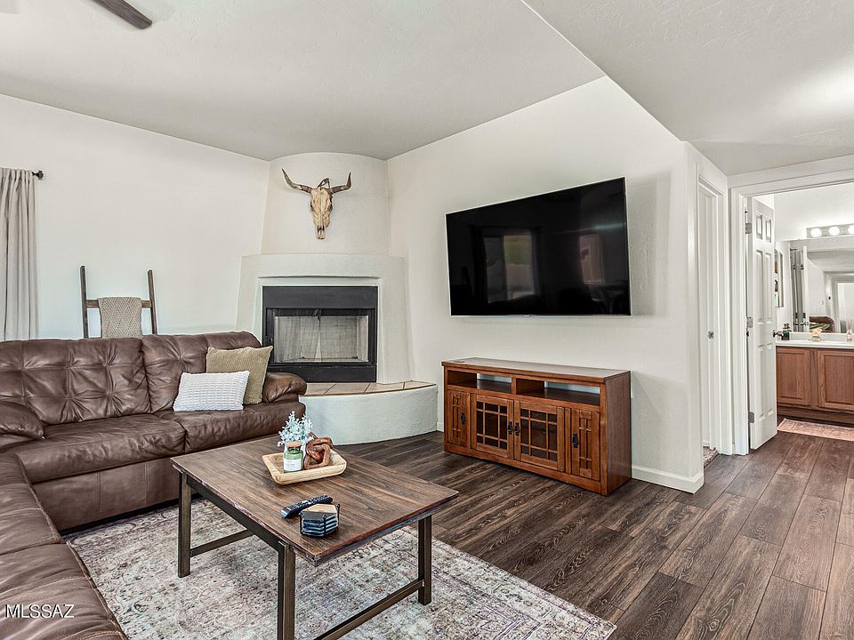 1st image of 3140 E Cardenas Dr