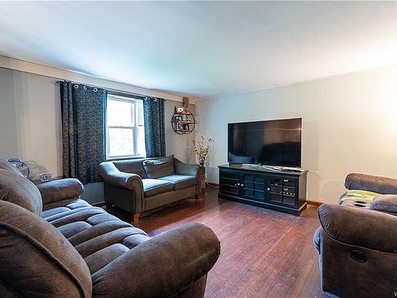 5th image of 1361 Sisson Dr