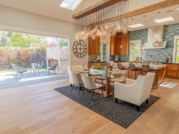 4th image of 15588 Benedict Ln