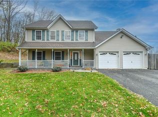 11 Houghtailing Ln, Shawangunk, NY 12589