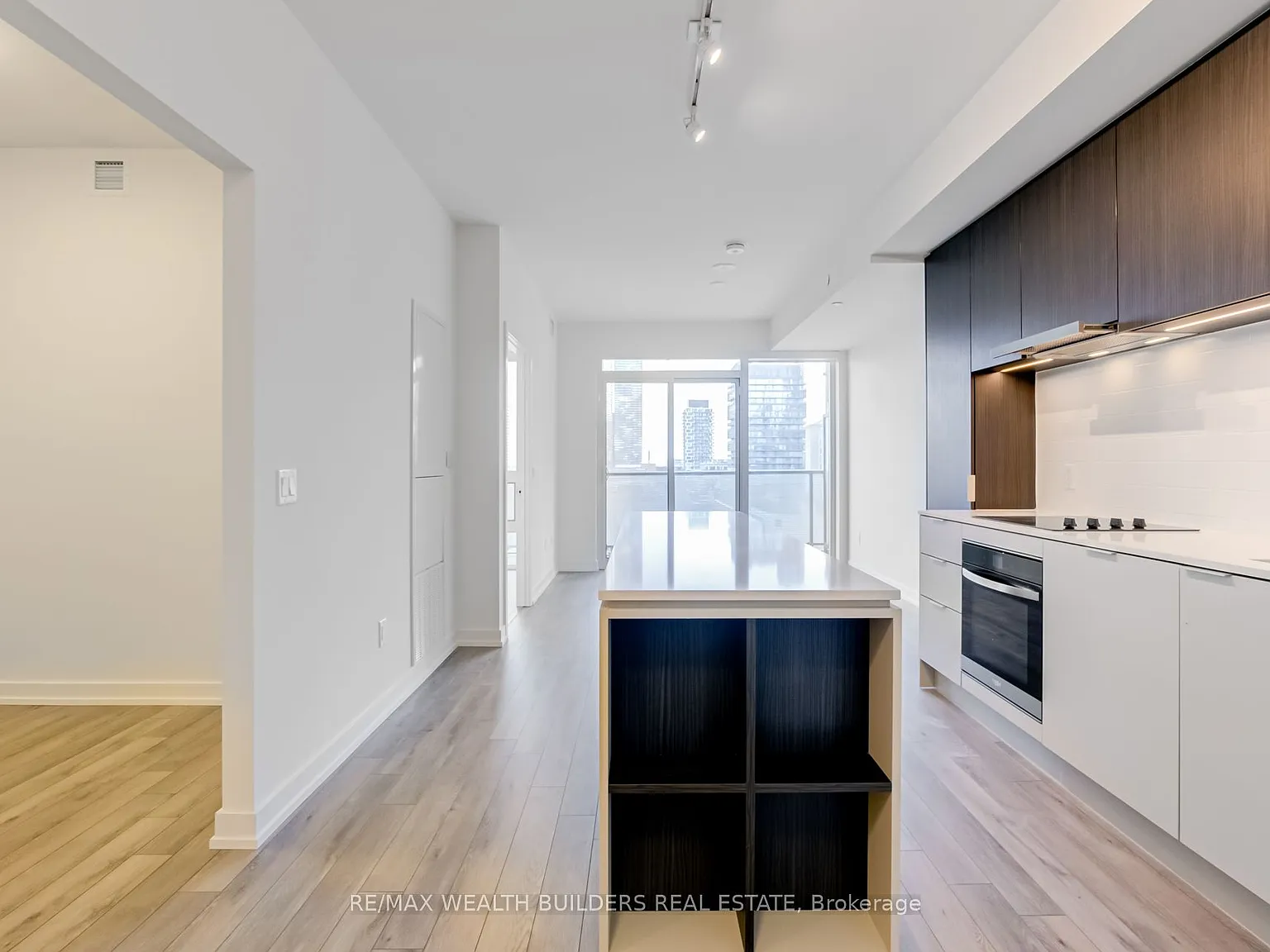 2 bed, $2,600 — Photo 2
